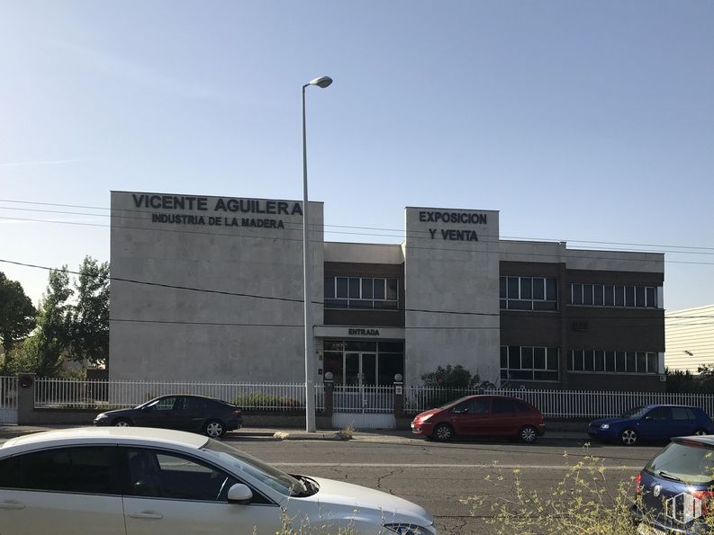 Nave en venta en Zona industrial, Leganés, Madrid, 28914 con coche, edificio, luz de estacionamiento automotriz, cielo, neumático, vehículo terrestre, rueda, vehículo, vehículo motorizado y infraestructura alrededor