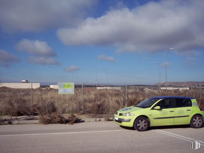 Suelo en venta en Calle Madrid, 64, Torres de la Alameda, Madrid, 28813 con coche, neumático, rueda, cielo, nube, vehículo, capó, iluminación del automóvil, neumático de automoción y vehículo de motor alrededor