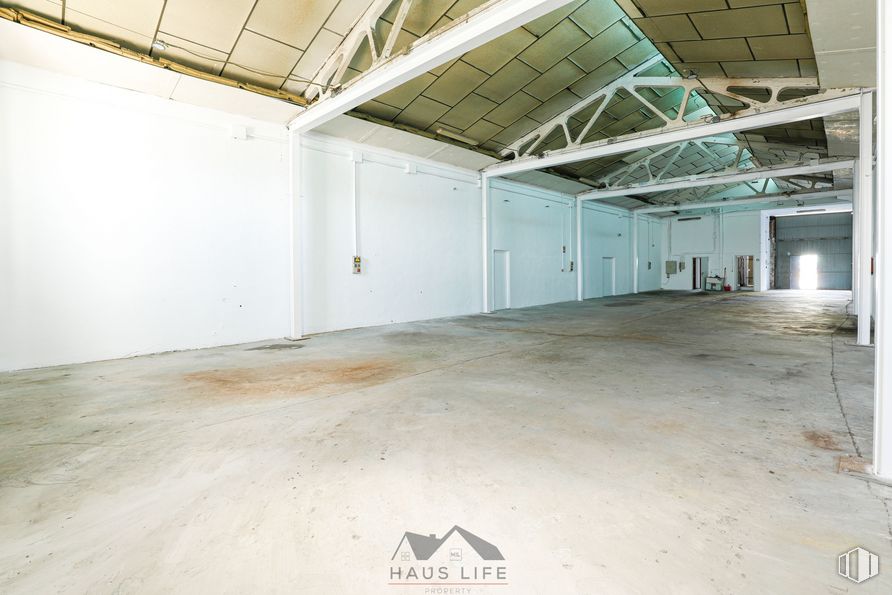 Nave en venta en Polígono La Yegua, Torrejón de Ardoz, Madrid, 28850 con pasillo, pavimento, piso, pared, madera, material compuesto, accesorio, hormigón, techo y viga alrededor