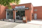 Retail for sale at Paseo Convivencia, 3, Torrejón de Ardoz, Madrid, 28850 with door, building, car, tire, window, vehicle, wheel, road surface, sky and asphalt around