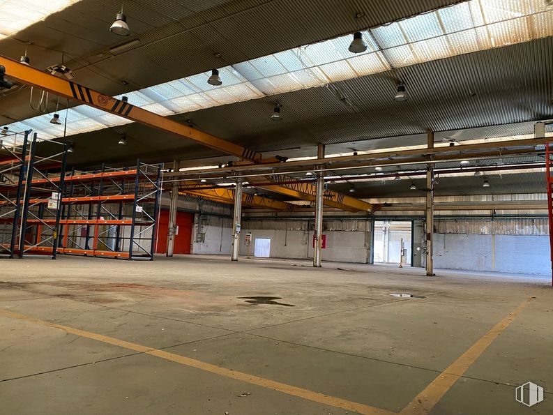 Nave en alquiler y venta en Zona Industrial Arganda, Arganda del Rey, Madrid, 28500 con edificio, accesorio, pasillo, piso, material compuesto, viga, aparcamiento, techo, metal y ciudad alrededor