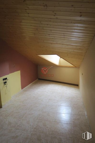 Retail for sale at Priego, Priego, Cuenca, 16800 with wood, floor, flooring, shade, tints and shades, ceiling, hardwood, concrete, plywood and composite material around