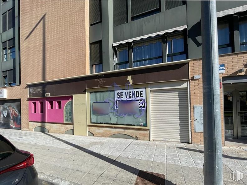 Local en venta en Calle Federica Montseny, 4, Guadalajara, 19005 con coche, edificio, ventana, arquitectura, barrio, diseño urbano, fachada, ciudad, vehículo y ladrillo alrededor