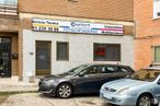 Local en alquiler y venta en Avenida de Portugal, 73, Móstoles, Madrid, 28934 con rueda, coche, ventana, luz de estacionamiento automotriz, neumático, vehículo terrestre, vehículo, luz de posición lateral automotriz, vehículo de motor y campana alrededor