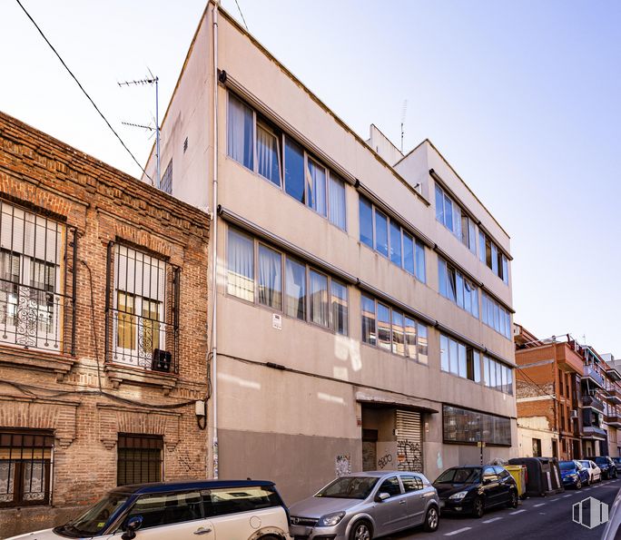 Nave en venta en Calle Sallabery, 73, Carabanchel, Madrid, 28019 con coche, edificio, ventana, neumático, rueda, vehículo terrestre, luz de estacionamiento automotriz, vehículo, cielo y diseño urbano alrededor