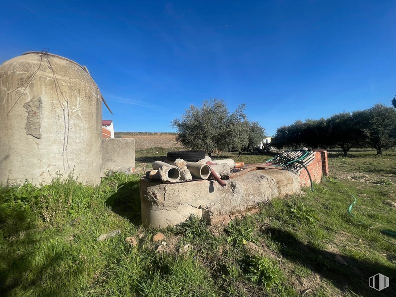 Land for sale at Camino de la Torre, Santa Cruz del Retamar, Toledo, 45513 with plant, sky, natural landscape, tree, land lot, grass, landscape, plain, building and grassland around