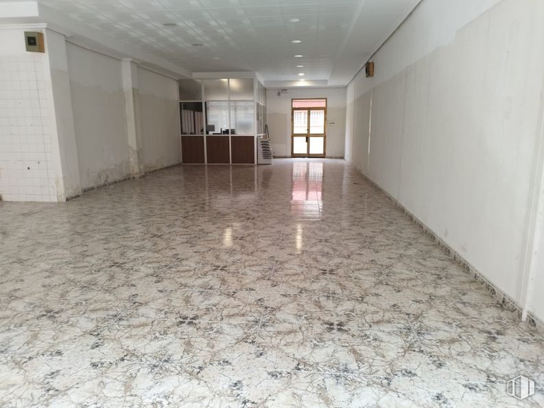 Retail for sale at Zona centro, Villacañas, Toledo, 45860 with door, flooring, floor, tile flooring, tile, marble, hall, building material, silver and concrete around