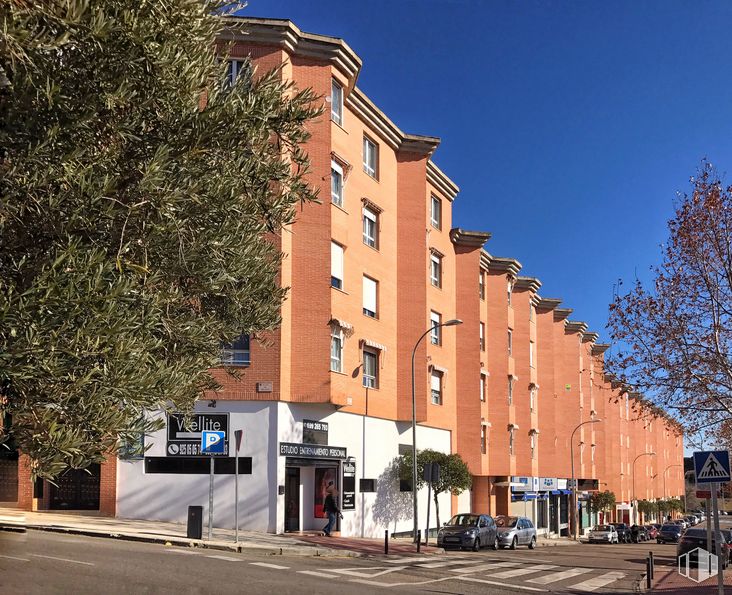 Local en alquiler en Calle Dinamarca, Toledo, 45005 con edificio, cielo, día, propiedad, ventana, árbol, condominio, diseño urbano, línea y barrio alrededor