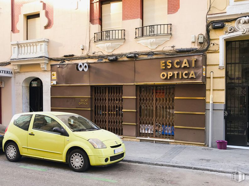 Local en venta en Calle Jerónimo de la Quintana, 5, Chamberí, Madrid, 28010 con rueda, coche, neumático, luz de estacionamiento automotriz, vehículo, vehículo terrestre, propiedad, fotografía, ventana y blanco alrededor