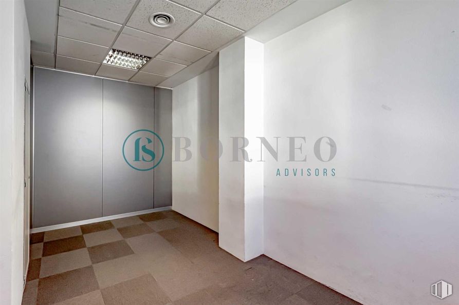 Oficina en alquiler en Edificio Fiteni II, Calle Emilio Vargas, 1, Ciudad Lineal, Madrid, 28043 con edificio, accesorio, interiorismo, suelos, suelo, arte, fuente, vidrio, techo y espacio alrededor