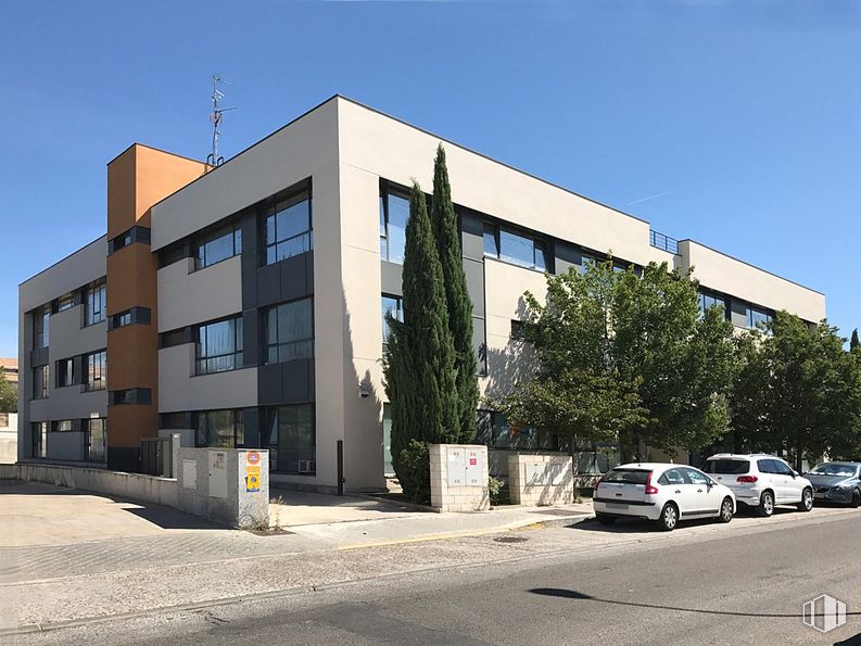 Oficina en venta en Edificio Prolar, Calle Carpinteros, 6, Villaviciosa de Odón, Madrid, 28670 con coche, edificio, ventana, neumático, rueda, cielo, vehículo, diseño urbano, condominio y planta alrededor