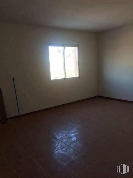 Industrial for sale at Carretera Madrid-Toledo, Olías del Rey, Toledo, 45280 with window, floor, flooring, wood stain, tile flooring, daylighting, hardwood, wood flooring and plaster around