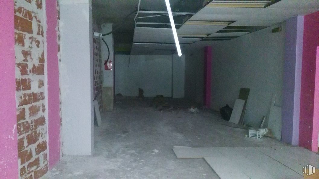 Local en venta en Calle Luis Jiménez, 9, Talavera de la Reina, Toledo, 45600 con accesorio, piso, pared, suelo, material compuesto, gas, material de construcción, edificio, hormigón y techo alrededor