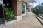 Retail for sale at Calle López Hoyos, 27, Chamartín, Madrid, 28006 with plant, road surface, building, brickwork, shade, flooring, urban design, brick, floor and neighbourhood around