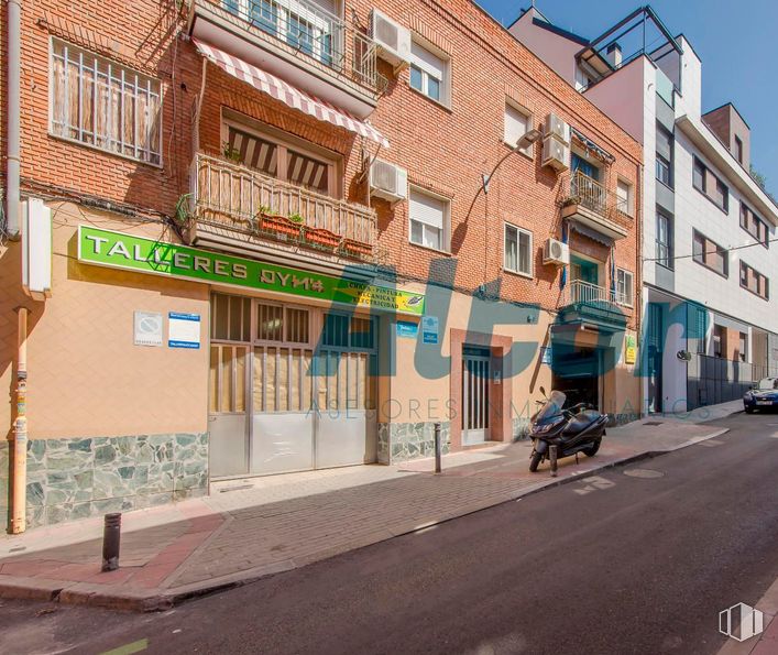 Local en venta en Calle Matilde Landa, Tetuán, Madrid, 28029 con ventana, motocicleta, edificio, cielo, infraestructura, superficie de la carretera, diseño urbano, barrio, casa y zona residencial alrededor