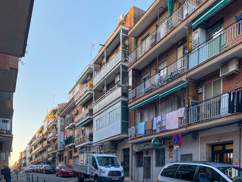 Local en venta en Calle Peña Nueva, 16, Villa de Vallecas, Madrid, 28031 con coche, camión, edificio, neumático, rueda, vehículo terrestre, propiedad, vehículo, ventana y cielo alrededor