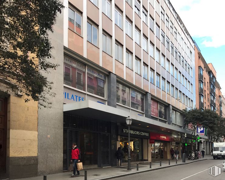 Local en alquiler en Calle Fuencarral, 101, Centro, Madrid, 28004 con edificio, ventana, vecindario, diseño urbano, bienes raíces, fachada, edificio comercial, ciudad, condominio y metrópoli alrededor