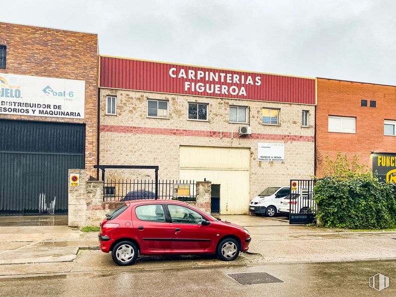 Nave en venta en Calle Juan de la Cierva, 68, Móstoles, Madrid, 28936 con coche, edificio, luz de estacionamiento automotriz, neumático, rueda, cielo, propiedad, vehículo de motor, vehículo y ventana alrededor