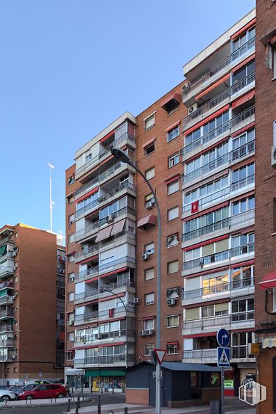 Local en alquiler en Calle Claudio Sánchez Albornoz S/N, Alcorcón, Madrid, 28922 con edificio, coche, cielo, propiedad, ventana, bloque de pisos, diseño urbano, condominio, barrio y zona residencial alrededor