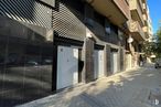 Retail for sale at Calle Julián Romea, Chamberí, Madrid, 28003 with building, wheel, shade, road surface, asphalt, urban design, plant, facade, sidewalk and wood around