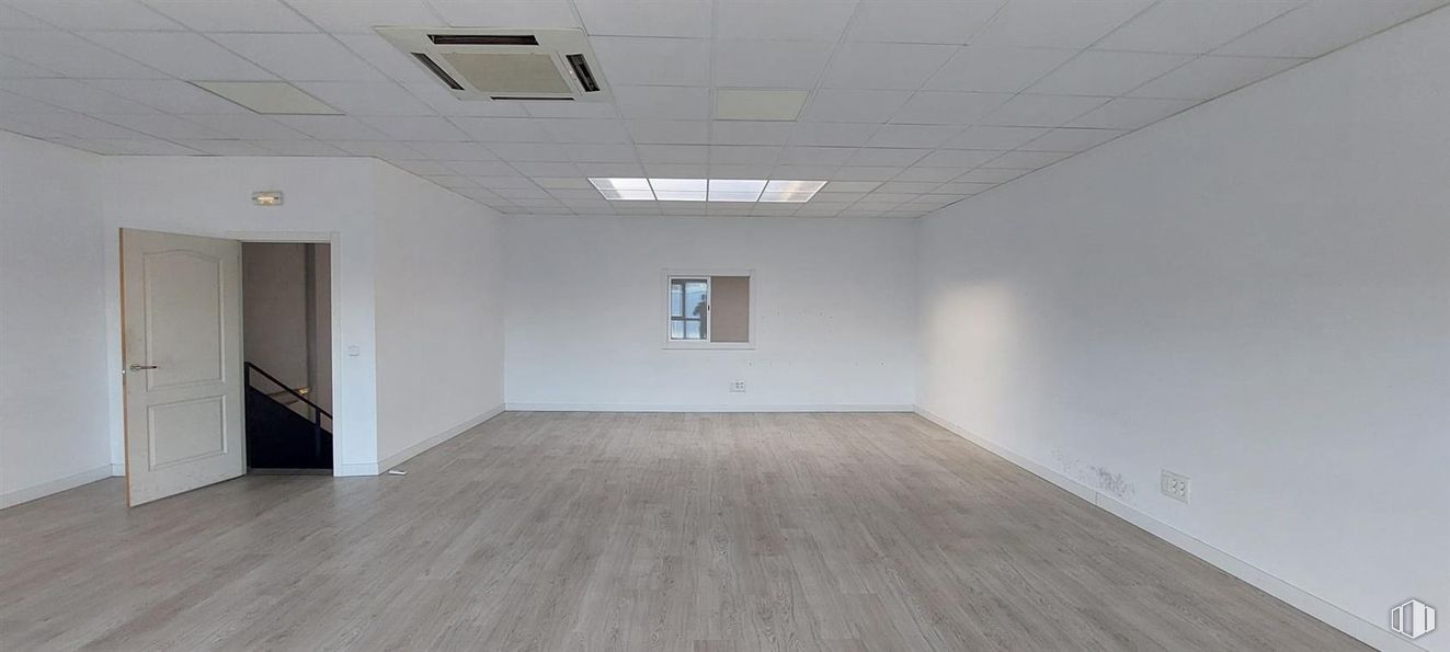 Industrial for rent at Avenida Fuentemar, 20, Coslada, Madrid, 28820 with light fixture, door, lighting, window, flooring, floor, ceiling, interior design, wood flooring and room around