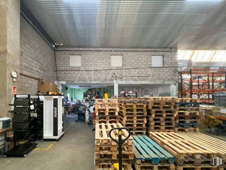 Nave en alquiler en Zona industrial Leganés, Leganés, Madrid, 28914 con madera, suelo, suelos, edificio, haz, gas, ingeniería, máquina, almacén y metal alrededor