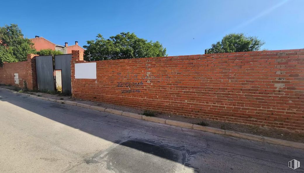 Suelo en venta en Calle Espía, Villarejo de Salvanés, Madrid, 28590 con cielo, albañilería, ladrillo, asfalto, árbol, planta, superficie de la carretera, material de construcción, material compuesto y fachada alrededor