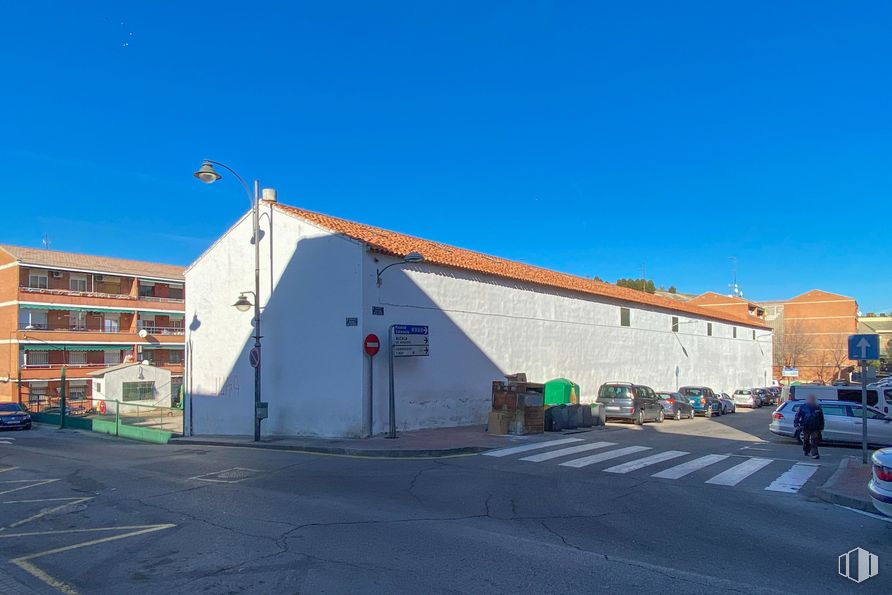 Nave en venta en Ronda Watres, Arganda del Rey, Madrid, 28500 con coche, edificio, cielo, ventana, superficie de la carretera, asfalto, casa, neumático, rueda y vehículo alrededor