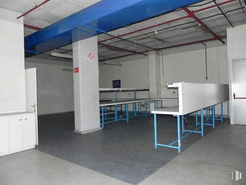 Oficina en venta en Edificio Auge III, Calle María Tubau, 4, Fuencarral - El Pardo, Madrid, 28050 con ebanistería, mueble, mesa, edificio, diseño de interiores, suelo, piso, gas, ingenieria, accesorio y máquina alrededor