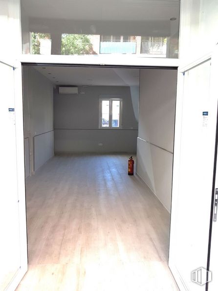 Local en venta en Calle Hermosilla, Salamanca, Madrid, 28009 con ventana, edificio, accesorio, puerta, suelo, suelos, madera, hall, techo y material compuesto alrededor