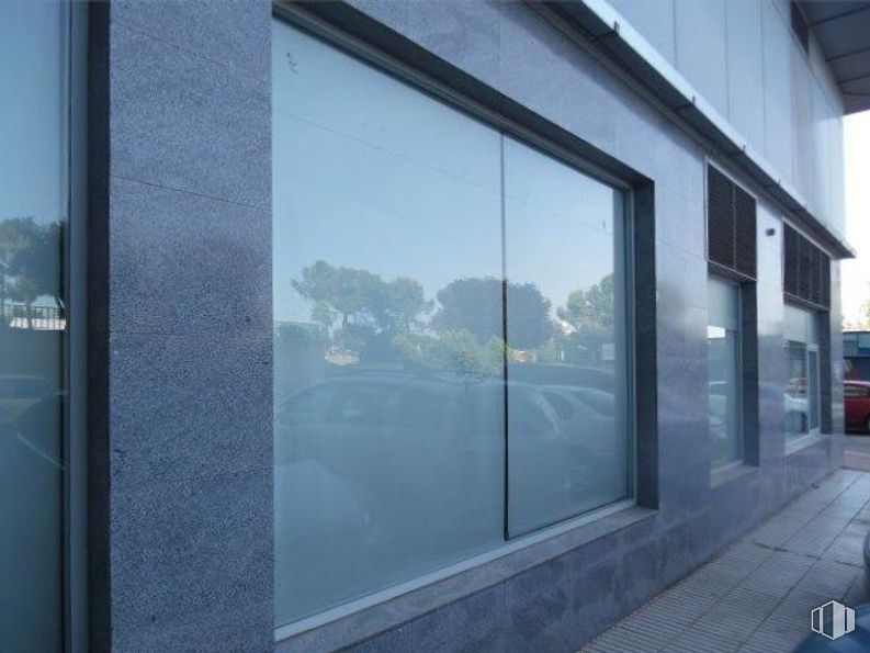 Local en venta en Calle Los Alpes, Alcorcón, Madrid, 28922 con ventana, edificio, accesorio, interiorismo, sombra, exterior del automóvil, suelo, casa, fachada y puerta del vehículo alrededor