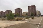 Land for sale at El Quiñón, Seseña, Toledo, 45224 with building, sky, plant, daytime, cloud, window, land lot, urban design, street light and tree around