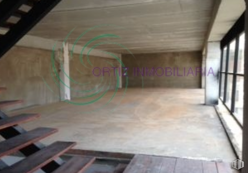 Industrial for rent at Polígono Sepes, Cuenca, 16004 with wood, flooring, fixture, composite material, hall, building material, concrete, ceiling, hardwood and building around