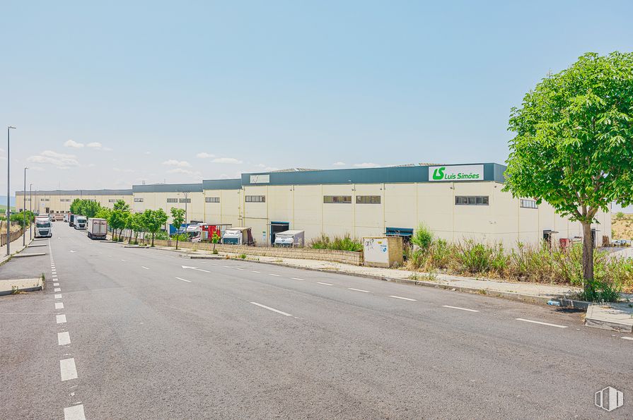 Nave en alquiler en Carretera Ajalvir, 5, Daganzo de Arriba, Madrid, 28814 con cielo, planta, asfalto, superficie de la carretera, árbol, lote de terreno, zona residencial, barrio, diseño urbano y vía pública alrededor