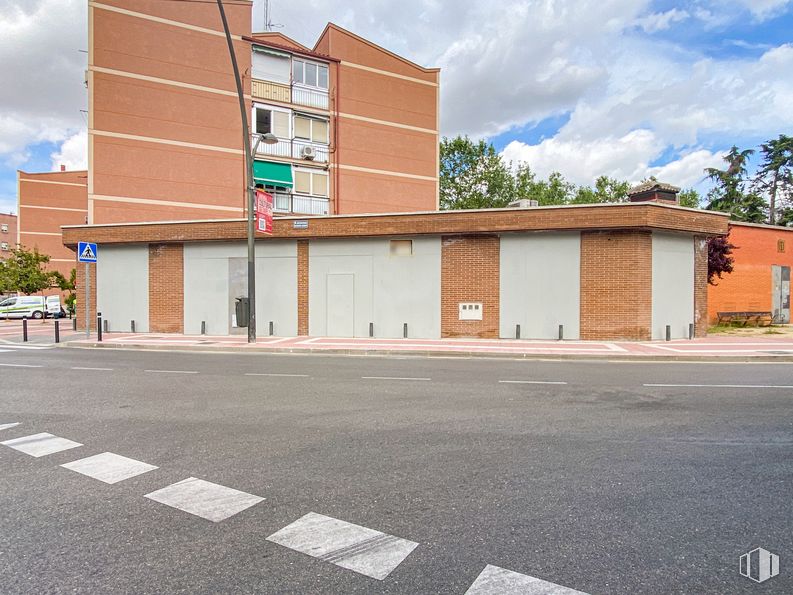 Local en alquiler en Avenida Buenos Aires, 1, Getafe, Madrid, 28907 con edificio, cielo, propiedad, nube, asfalto, superficie de la carretera, árbol, alquitrán, fachada y material compuesto alrededor