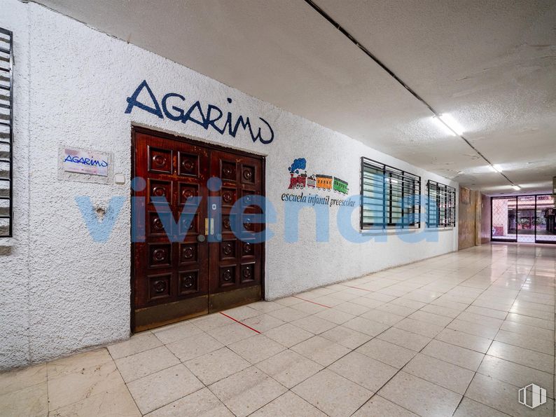 Local en venta en Calle Andrés Mellado, Chamberí, Madrid, 28015 con puerta, suelos, arte, fachada, fuente, edificio, techo, hormigón, ladrillo y publicidad alrededor