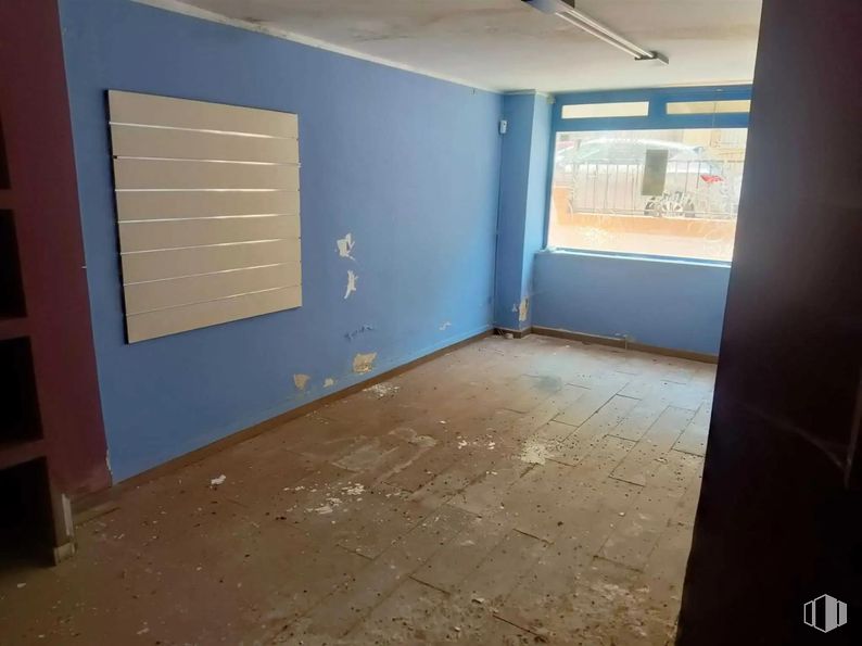 Retail for sale at Calle Guadalajara, 1, Alcorcón, Madrid, 28922 with window blind, window, fixture, wood, paint, flooring, interior design, floor, wood stain and hardwood around