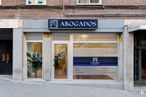 Retail for rent at Calle Segovia, 19, Centro, Madrid, 28005 with window, advertising, sign and home door around