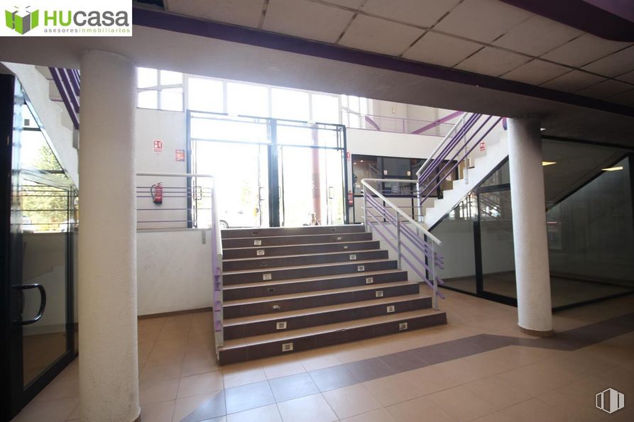 Retail for sale at Calle Río Alberche, Toledo, 45007 with fixture, stairs, interior design, flooring, floor, window, wood, metropolitan area, glass and ceiling around