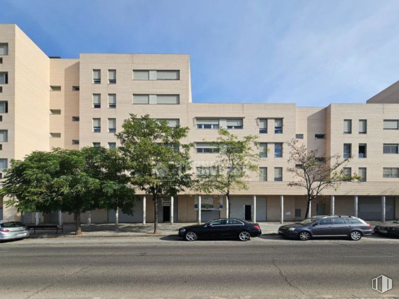 Local en alquiler en Zona Ensanche Sur, Alcorcón, Madrid, 28922 con coche, cielo, vehículo terrestre, edificio, ventana, vehículo, rueda, nube, diseño urbano y arquitectura alrededor