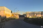 Industrial for rent at Polígono Industrial Albresa, Valdemoro, Madrid, 28342 with building, sky, street light, window, plant, road surface, house, residential area, city and dusk around