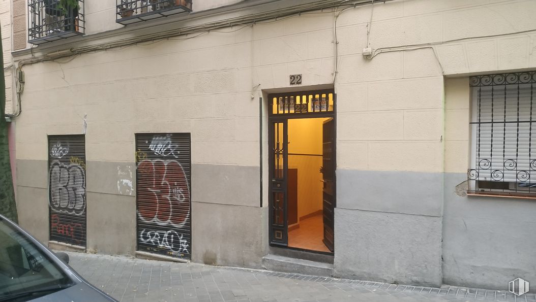 Local en alquiler en Calle Ercilla, 22, Arganzuela, Madrid, 28005 con ventana, coche, puerta, accesorio, fuente, fachada, carretera, ciudad, edificio y gas alrededor