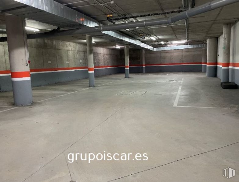 Oficina en venta en Edificio Empireo, Calle Benjamín Outram, 4, Leganés, Madrid, 28919 con edificio, piso, accesorio, suelo, material compuesto, aparcamiento, techo, asfalto, pasillo y hormigón alrededor