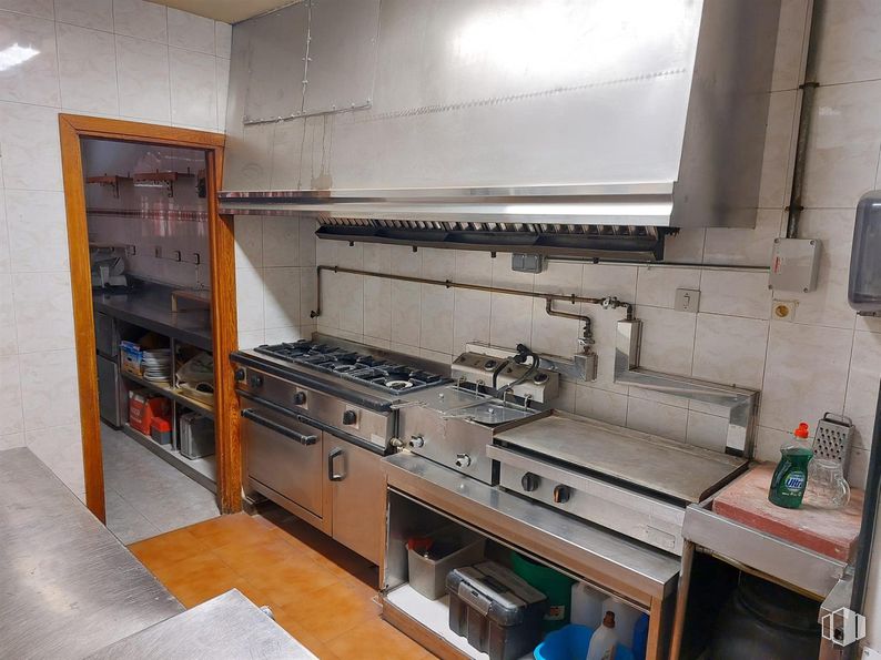 Local en venta en Calle Doctor Jiménez Díaz, 1, Pinto, Madrid, 28320 con estufa de gas, electrodoméstico, ebanistería, encimera, cocina, edificio, cocina, aparato de cocina, interiorismo y suelo alrededor