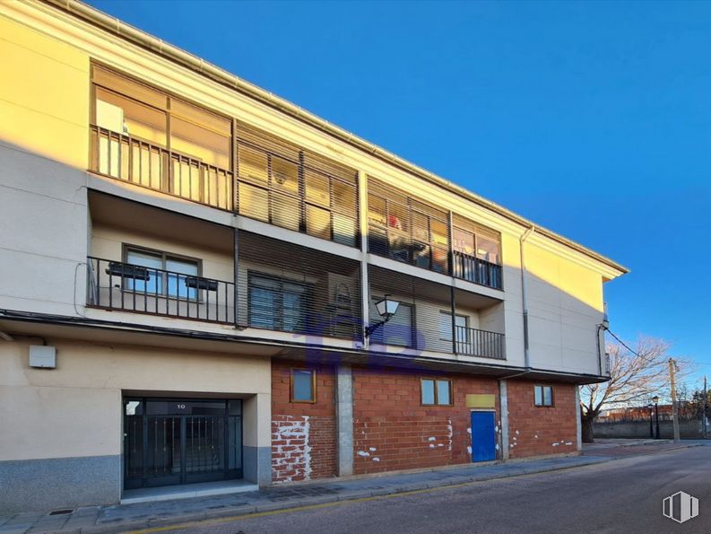 Retail for rent at Casco urbano, Arcas del Villar, Cuenca, 16123 with window, building, sky, door, urban design, residential area, facade, city, commercial building and fixture around