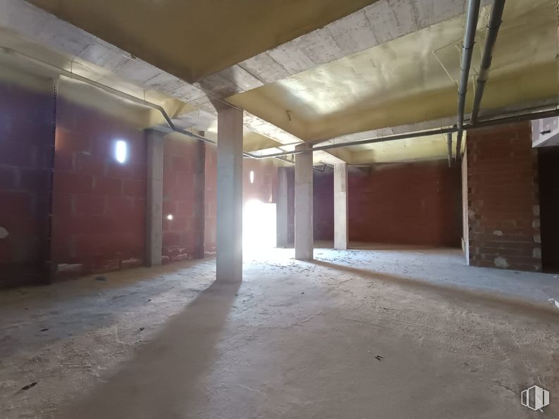 Retail for rent at Calle Aloe Vera, 22, Vicálvaro, Madrid, 28052 with floor, flooring, ceiling, composite material, concrete, building material, column, hall, plaster and daylighting around