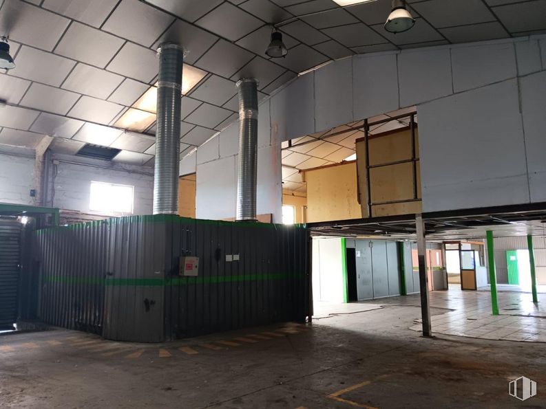 Industrial for rent at Calle Río Jarama, Toledo, 45006 with light fixture, fixture, gas, flooring, wood, city, ceiling, facade, electricity and glass around