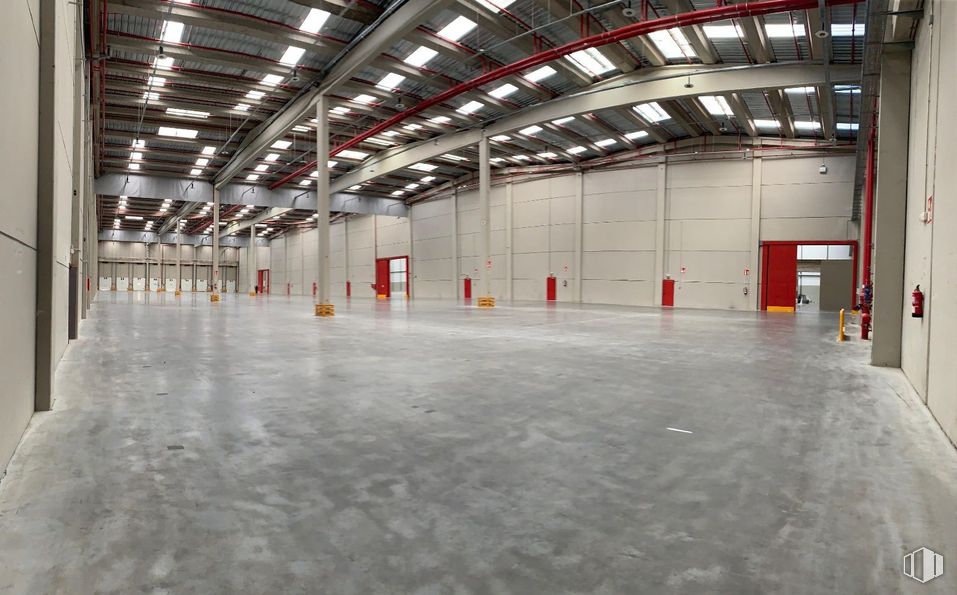 Industrial for rent at Prologis Park Camarma, Zona empresarial, Camarma de Esteruelas, Madrid, 28816 with floor, flooring, composite material, ceiling, concrete, metal, commercial building, warehouse, building material and hall around