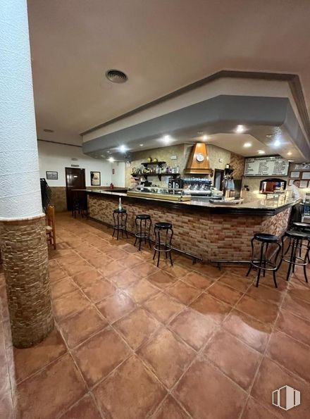 Retail for sale at Carretera Pedroñeras, La Alberca de Záncara, Cuenca, 16620 with stool, furniture, wood, flowerpot, flooring, floor, tile flooring, hardwood, hall and house around