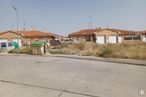 Land for sale at Don Quijote de la Mancha, 2 - 4, La Mata, Toledo, 45534 with sky, plant, land lot, neighbourhood, residential area, asphalt, house, window, road surface and real estate around